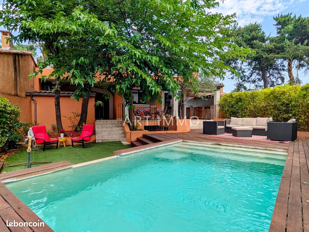 Maison 5 pièces 135 m² · à Roussillon · 135 m² · 550 000 €