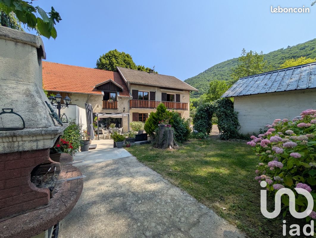 Maison 9 pièces 184 m² · à Saint-Martin-de-la-Cluze · 184 m² · 423 000 €