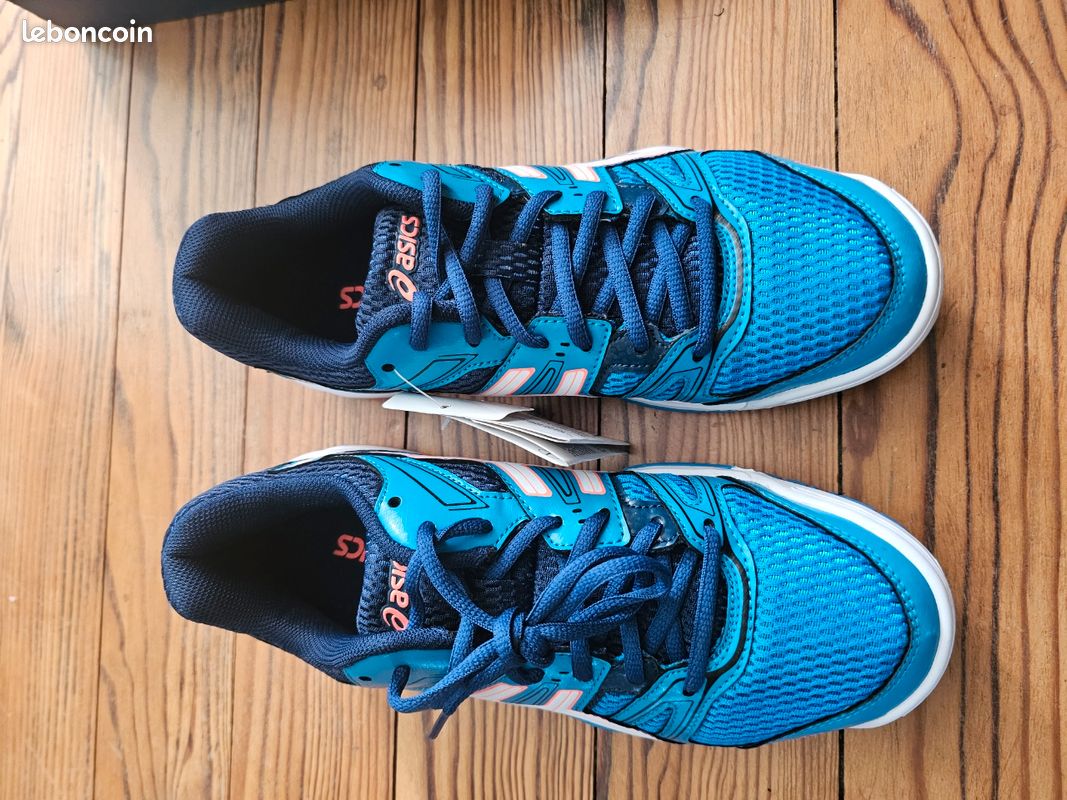 Asics Gel Rocket femme 38 neuves Chaussures