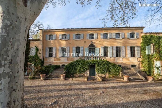 Maison 20 pièces 600 m²