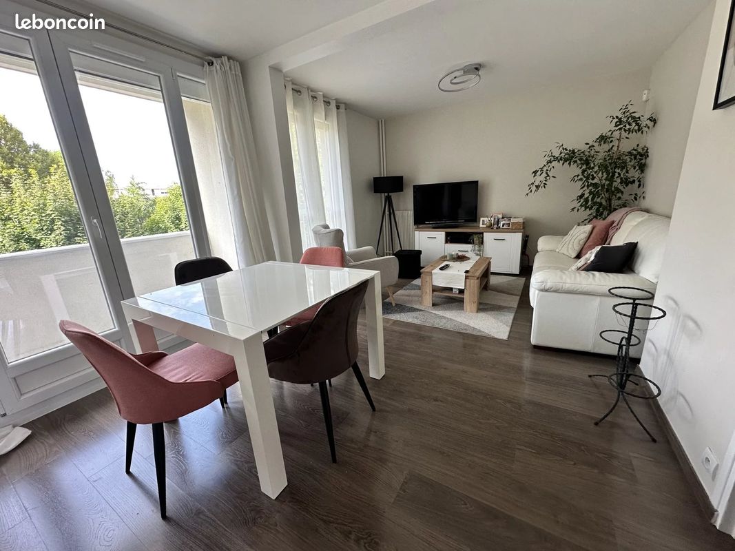 Appartement 3 pièces 64 m² · à Saint-Martin-d'Hères · 64 m² · 920 €