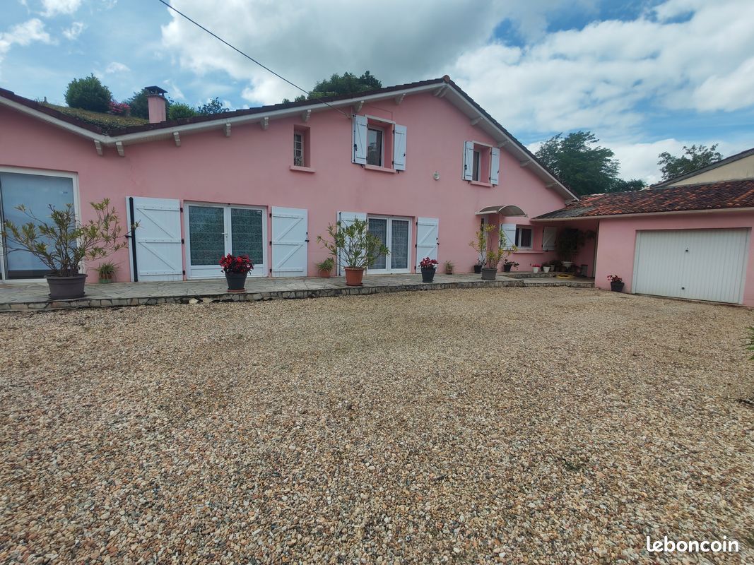 Maison 6 pièces 130 m² · à La Barde · 130 m² · 160 000 €