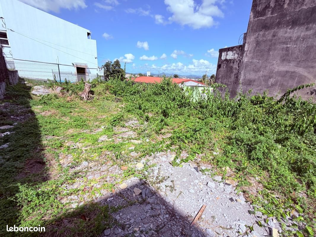 Terrain 330 m² Fort De France · à Fort-de-France · 70 000 €