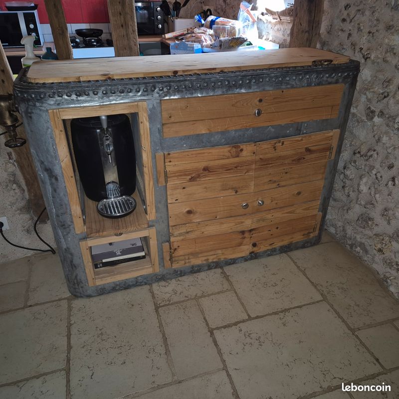 Bar, style industriel (image 2)