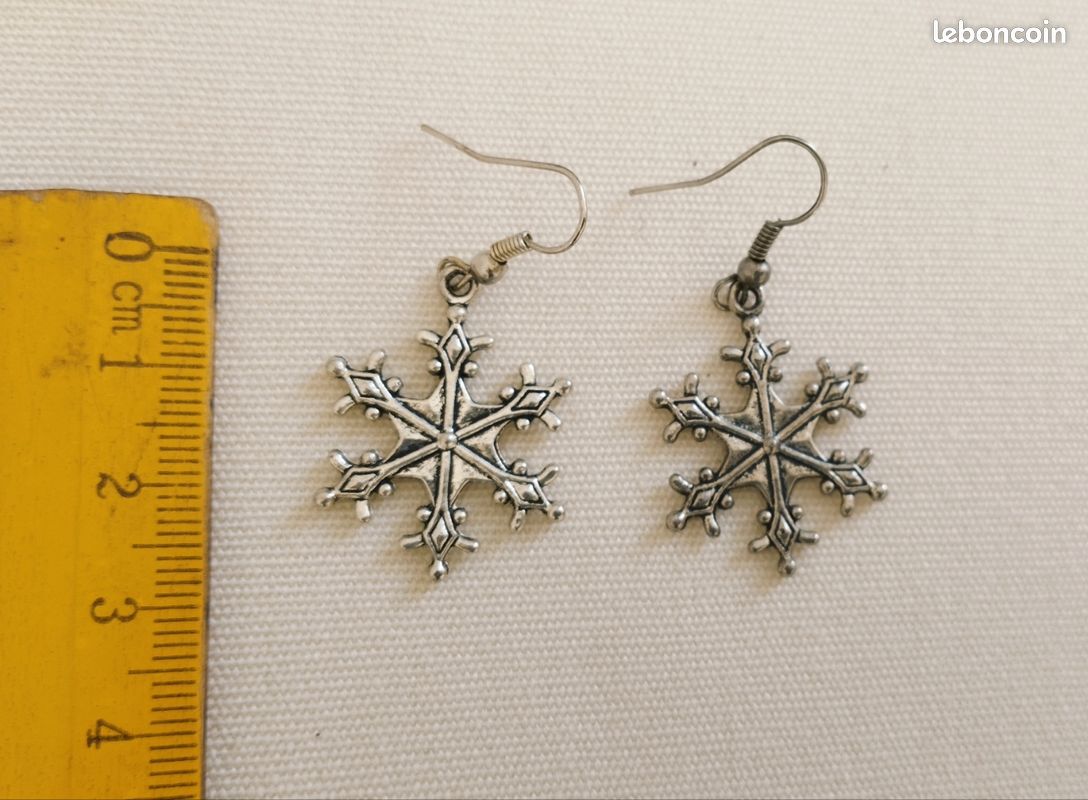FRCOLOR Lot De 2 Paires De Boucles D'oreilles Flocon De Neige - Acier Inoxydable Argent & Or - Bijou De Noël Pour Femmes Et Filles