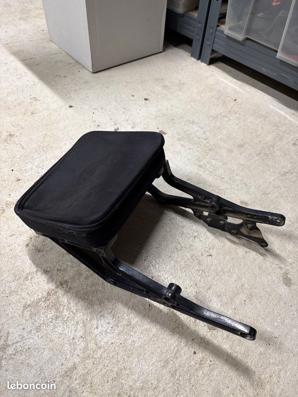 Honda XL 600 support arrière (image 1)