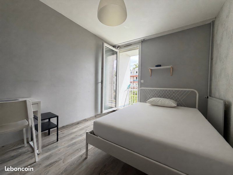 Appartement 5 pièces 83 m² · à Rennes · 83 m² · 460 €