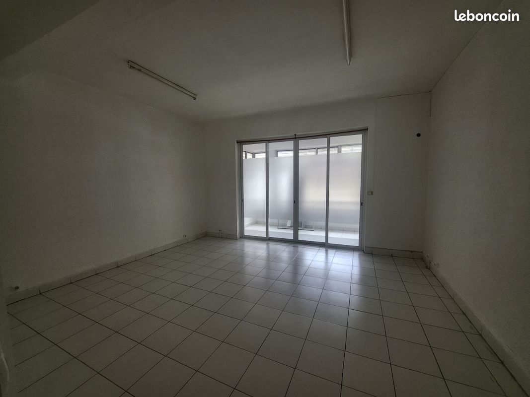 Local 240 m² Pointe-à-Pitre (image 4)
