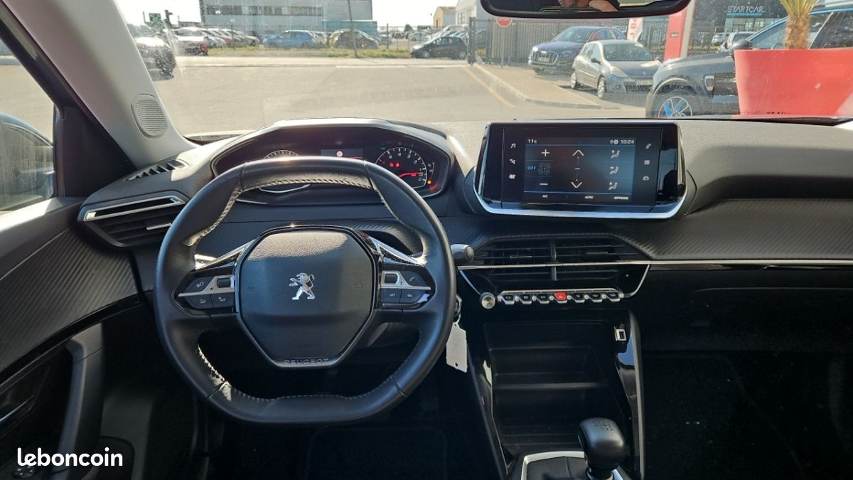 Peugeot 2008 PURETECH 130 SS BVM6 STYLE (image 14)