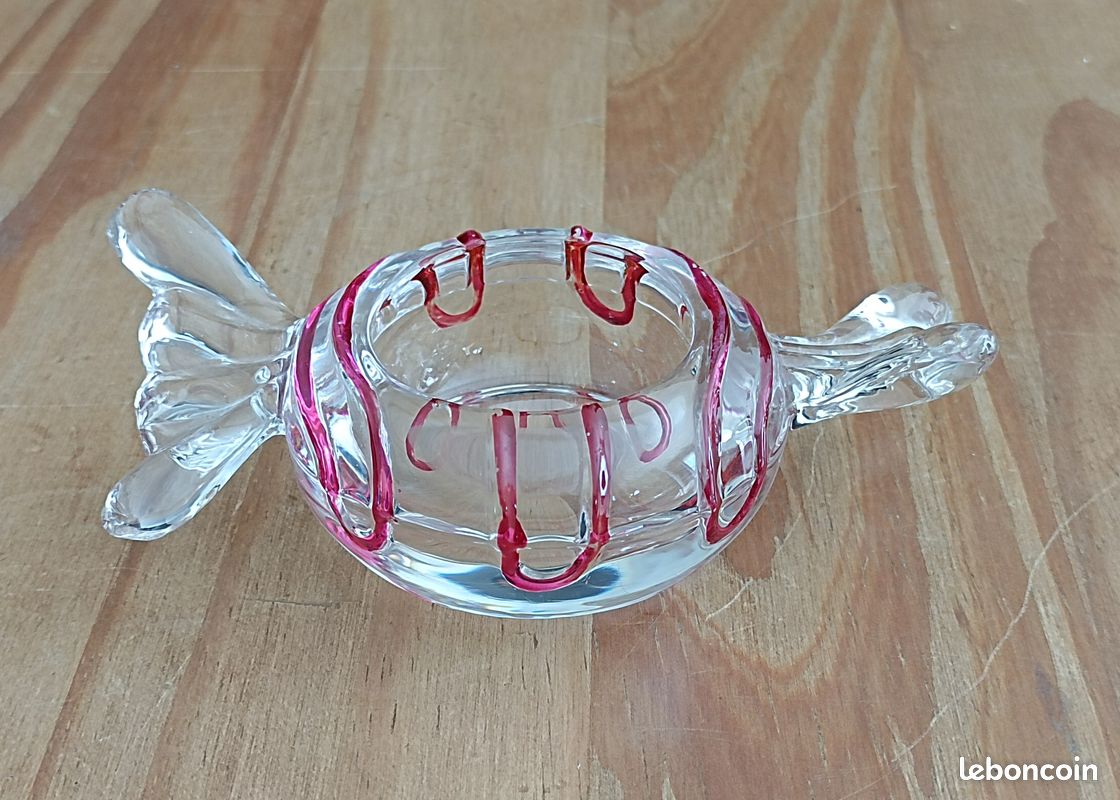 Objet en forme de bonbon papillon en verre (image 1)
