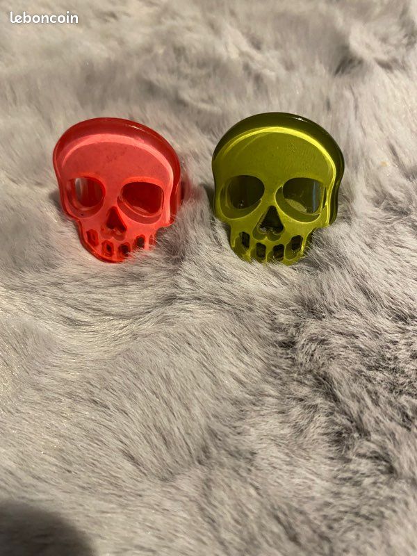 Bagues tête de mort rose et verte (image 1)