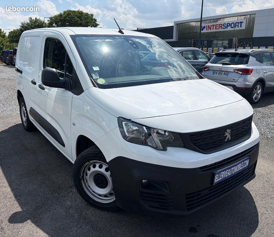 Peugeot PARTNER STANDARD 1000KG BLUEHDI 100CH S&S BVM5 PREMIUM (image 2)