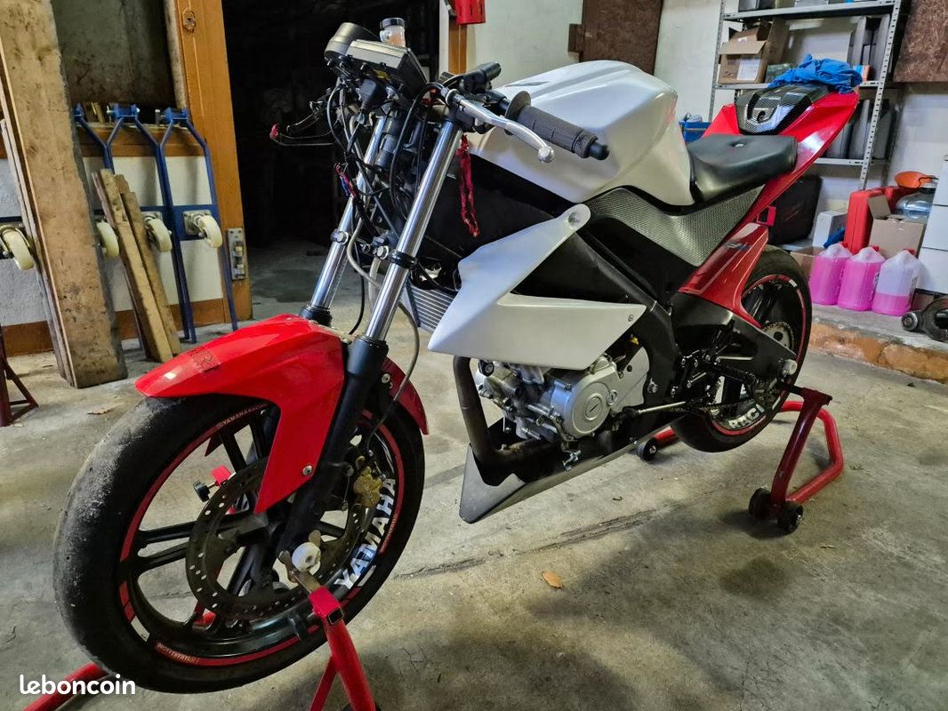 Écopes radiateur pour Yamaha 125 YZF R (image 3)