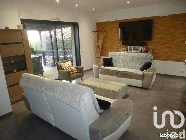 Maison 6 pièces 238 m²