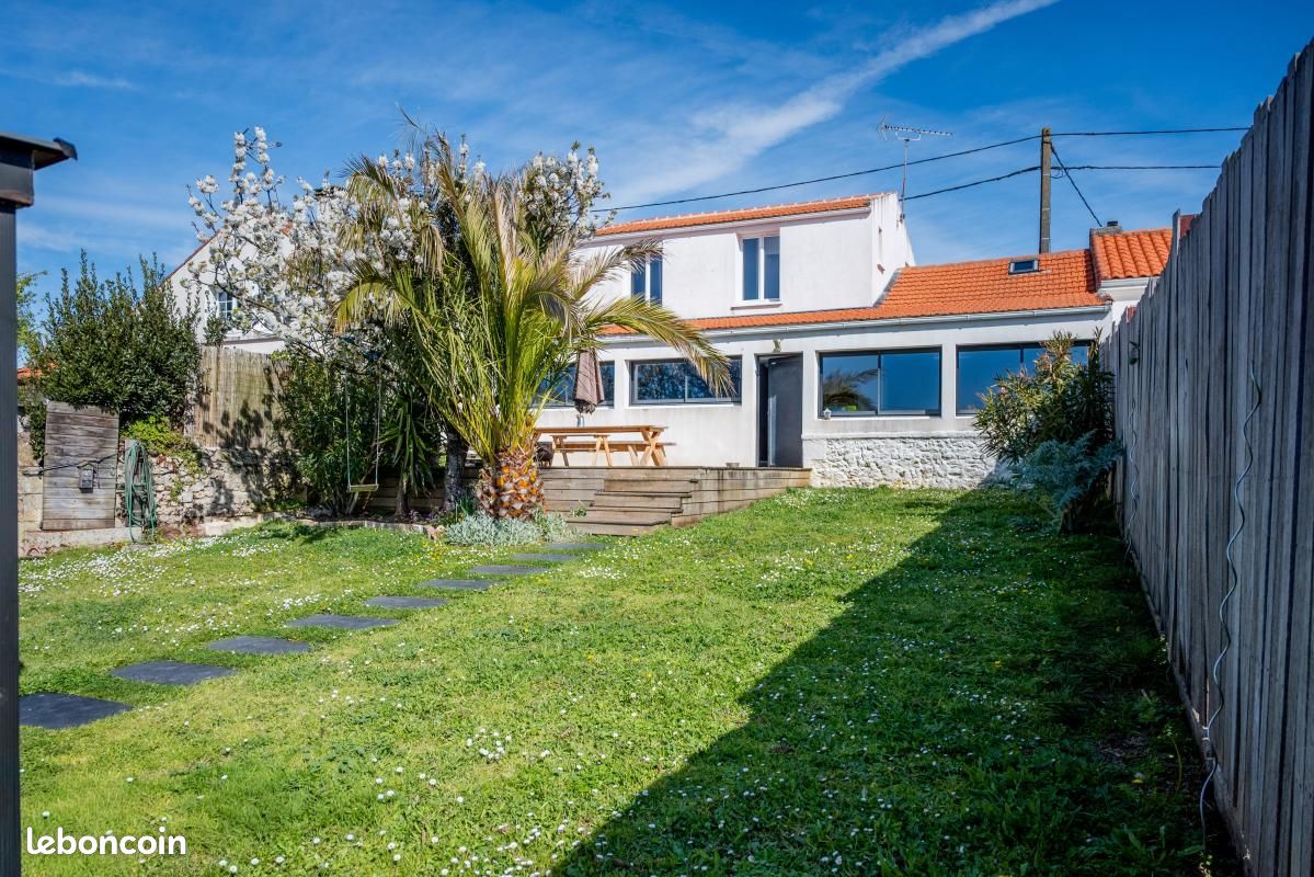Maison 4 pièces 135 m² · à Échillais · 135 m² · 313 500 €