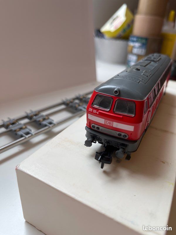 ROCO HO Locomotive diesel BB 215 126-4 rouge Eclairage