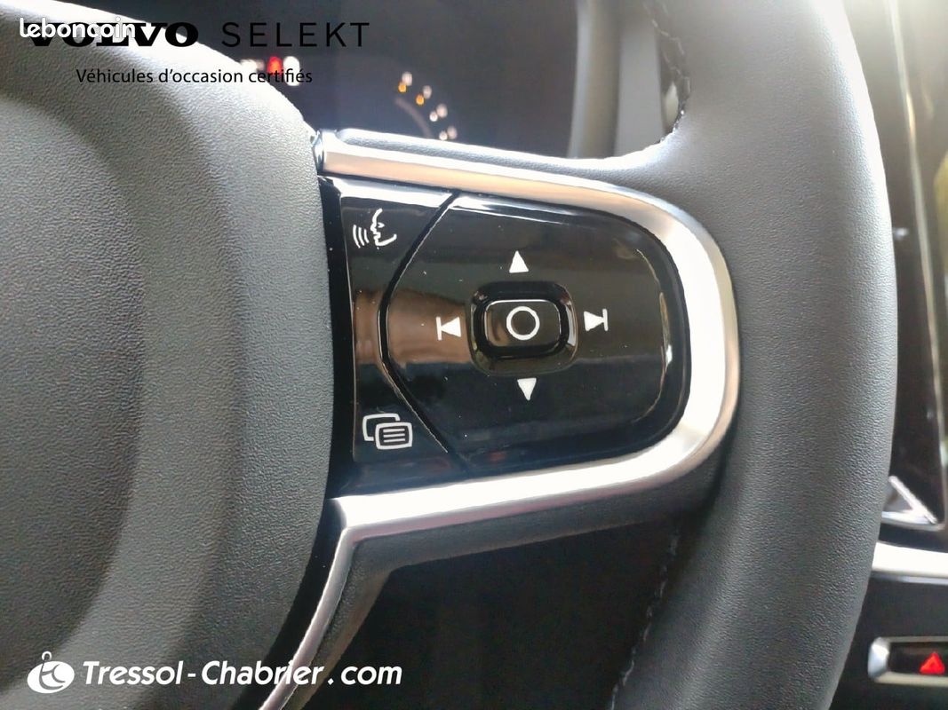 VOLVO V60 Micro hybride essence B4 197 ch DCT7 Ultra Style Dark (image 24)