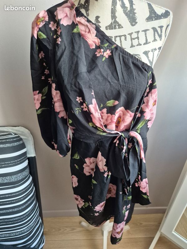 Robe été épaule dénudée (image 1)