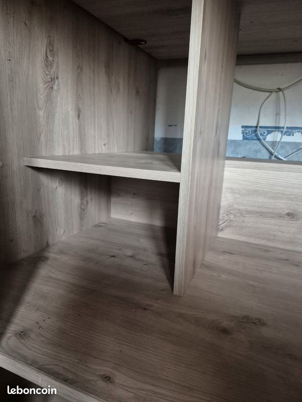 Lit Bureau Mezzanine (image 7)