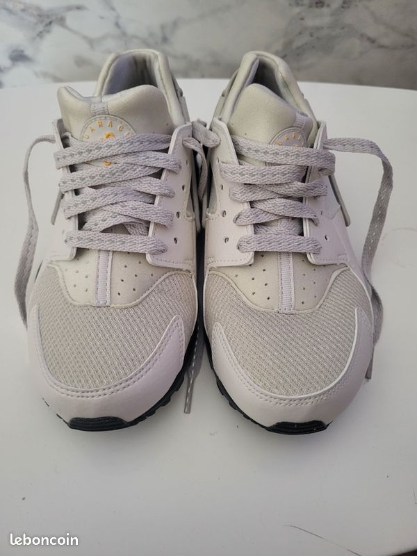 Magnifique nike huarache beige Chaussures