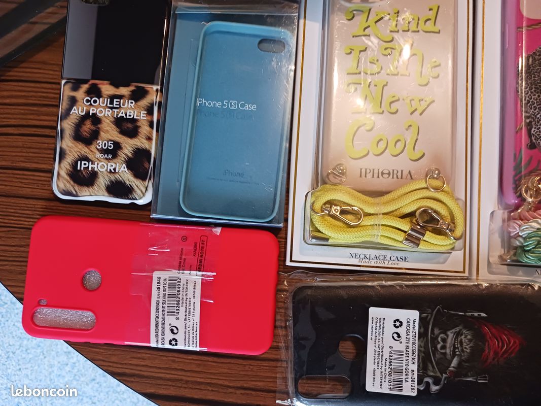 Lot de coques Iphone 11 pro max et 12 pro max (image 2)
