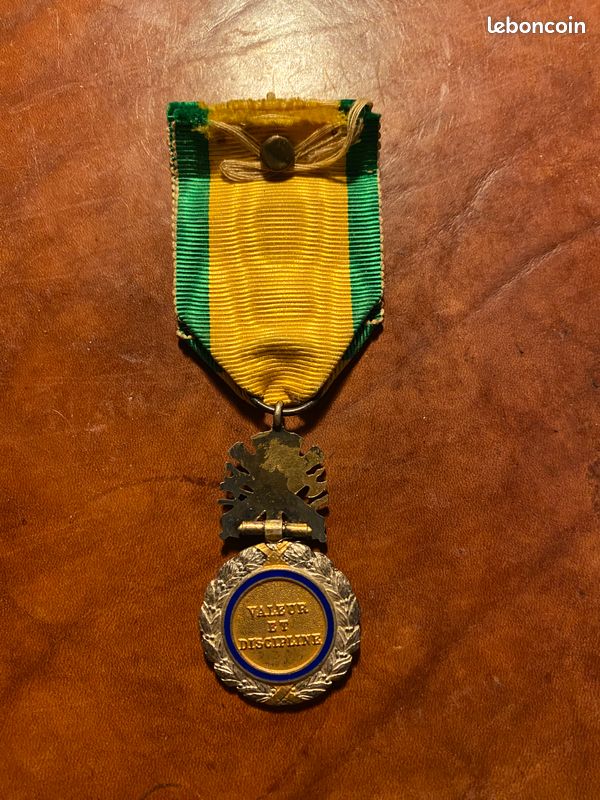 LOT DE 2, Médaille Militaire 1870 Valeur Et Discipline République