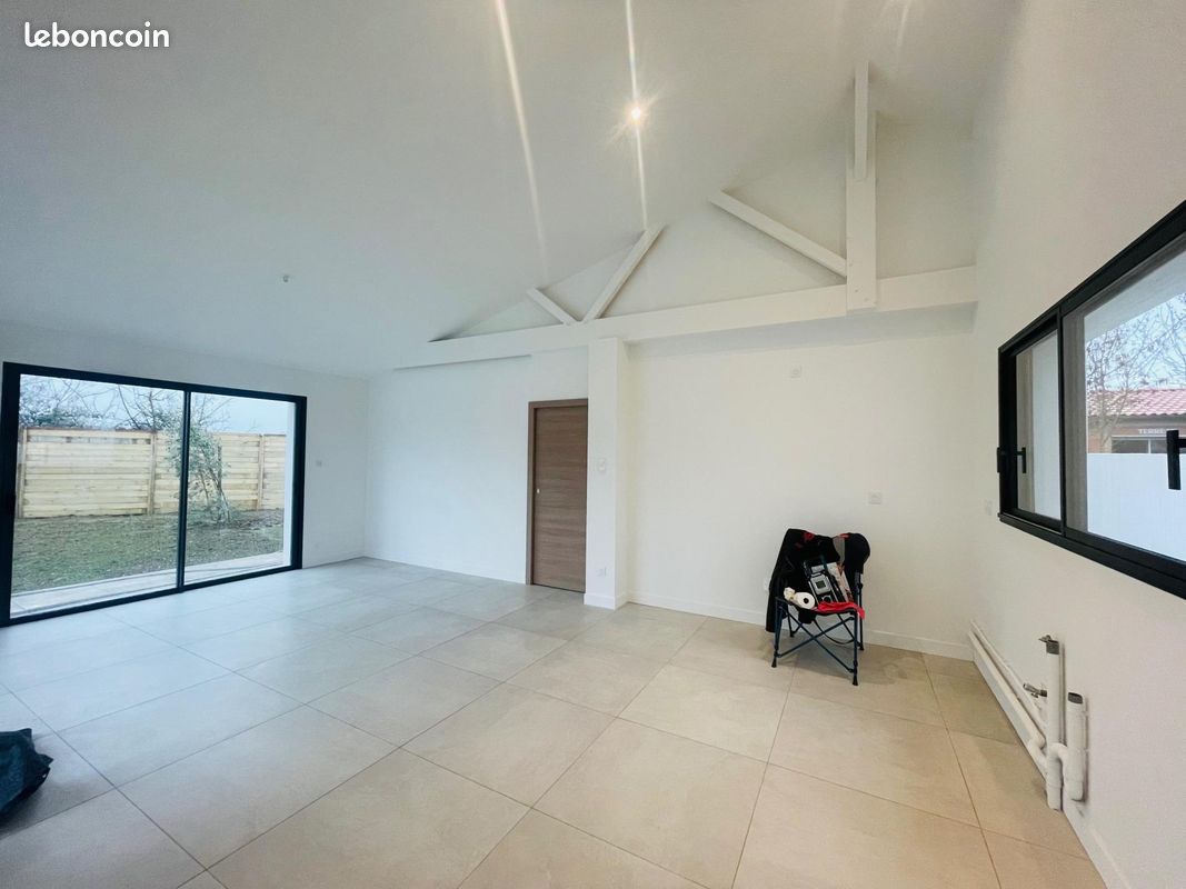 Propriété 5 pièces 134 m² - Magné 79460 (image 2)