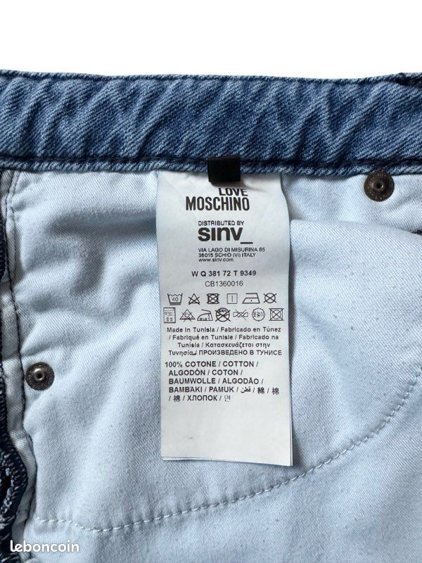 Jean Moschino Femme Taille 00/24S – Ankle Straight Noire Délavée – Neuf Avec étiquettes