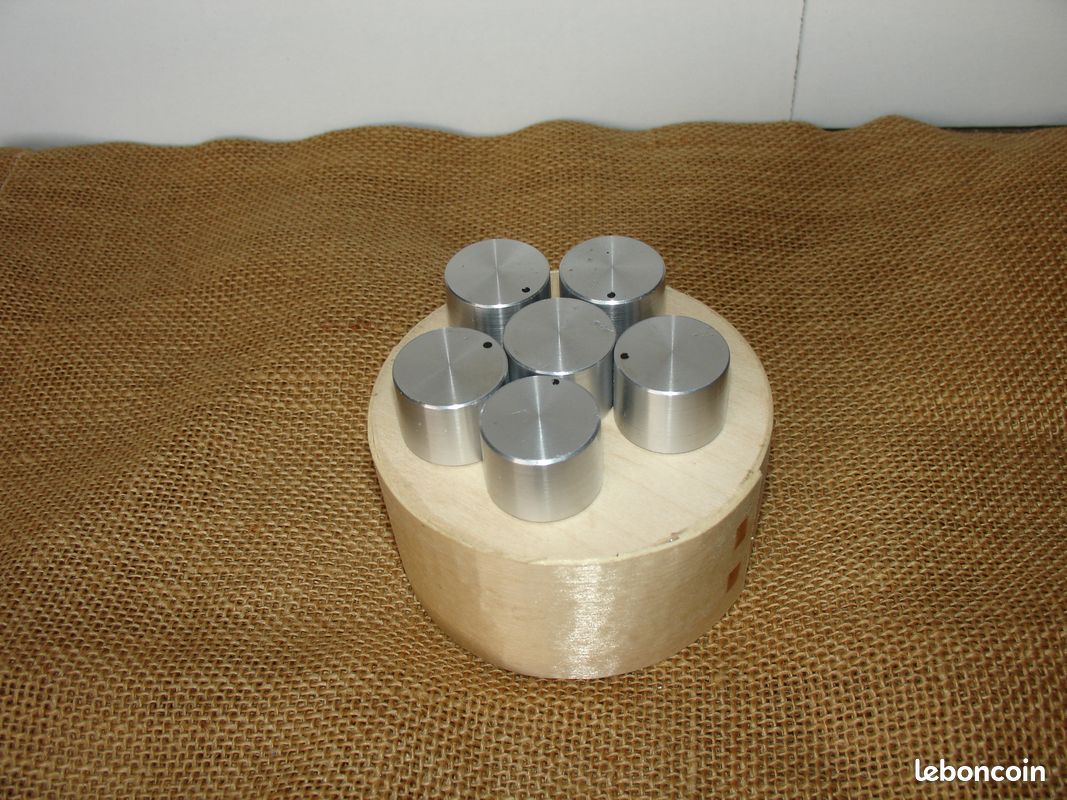 Lot de boutons matériel hifi vintage d'occasion (image 2)