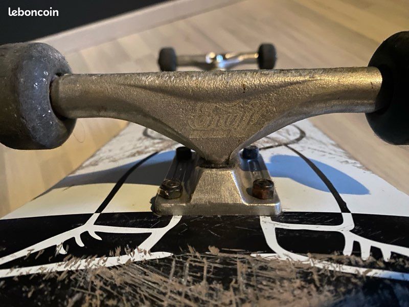 Skate (image 2)