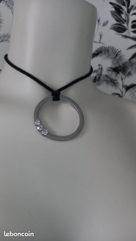 Collier fantaisie (image 1)