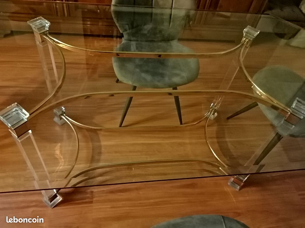 Vends table de salle à manger en verre 195x105cm. Très bon état général. 300 euros à débattre (image 1)