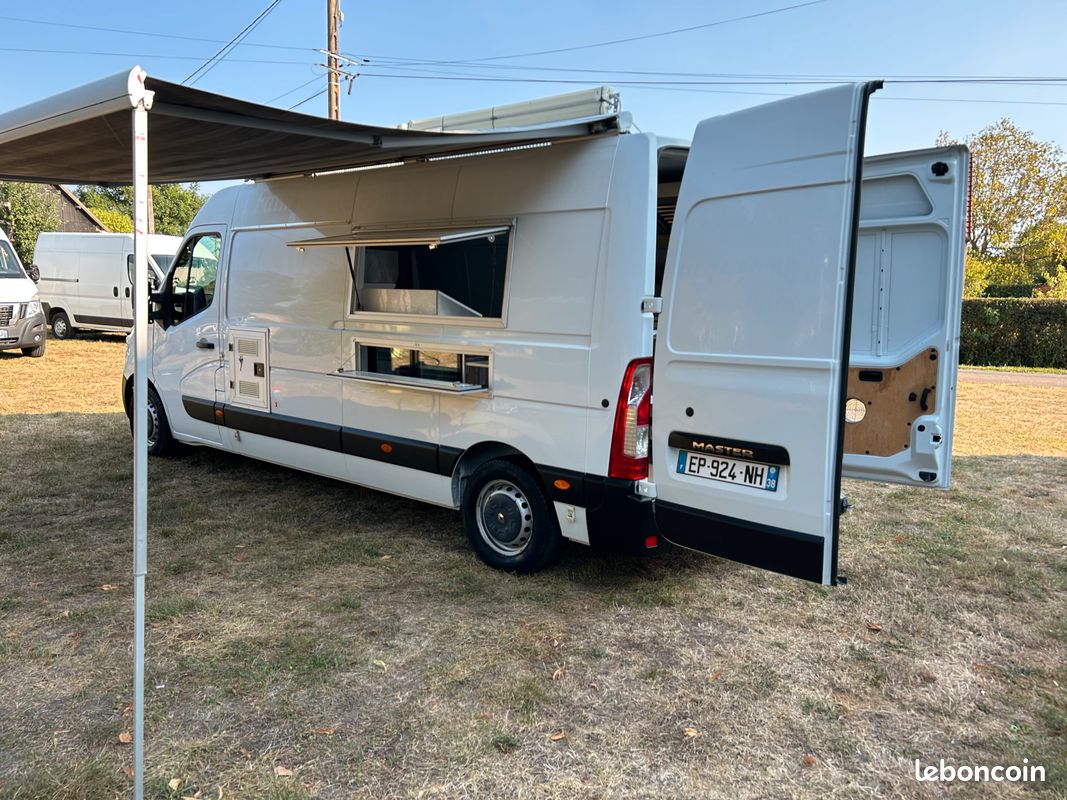 SMaster food truck 130 cv attelage 15000 kms d origine 23300 EUROS HT GARANTIE 12 MOIS (image 2)