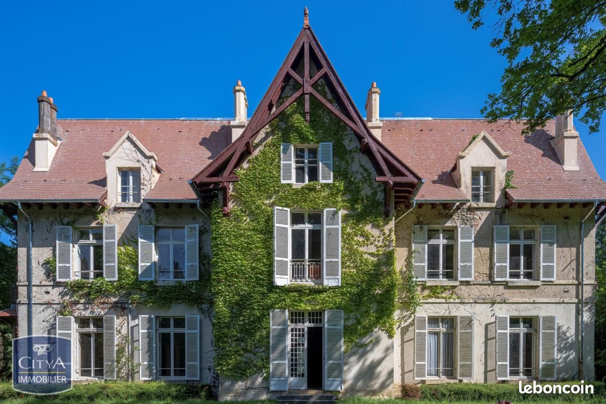 Maison 12 pièces 416 m² · à Pouzy-Mésangy · 416 m² · 469 000 €