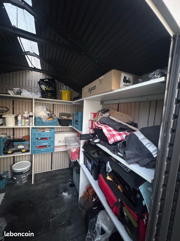 Cabanon équiper de rangement (image 5)
