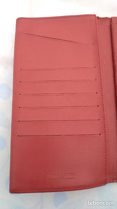 Portefeuille En Cuir Rouge LANCASTER - Deux Volets - Occasion En Bon état - Pour Femme