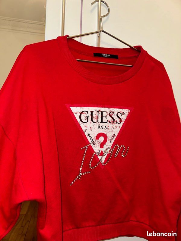 Pull rouge Guess avec strass (image 1)