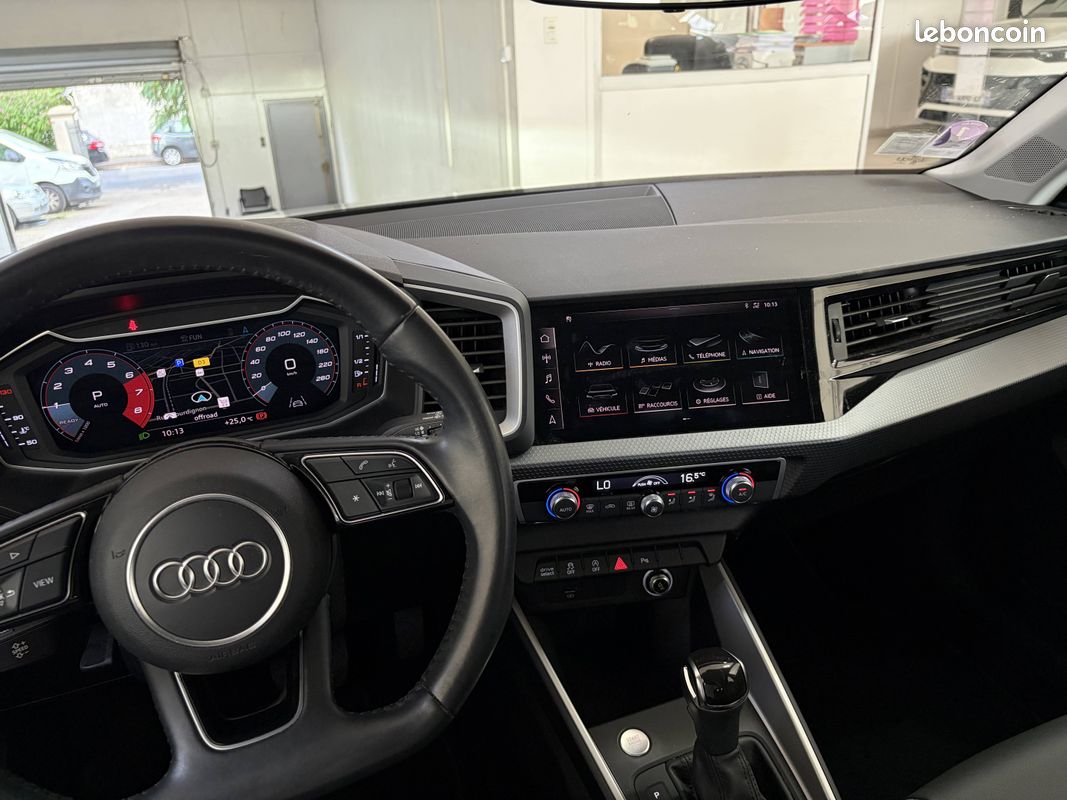 AUDI A1 Sportback 30 TFSI 116 ch S tronic 7 Design Luxe (image 9)