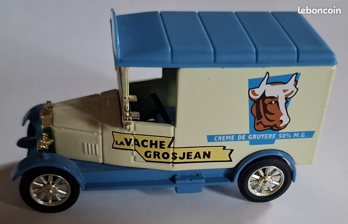 Miniature Fourgonnette Renault Publicitaire – Vache Grosjean – Sésame – Échelle 1:64 – Années 70