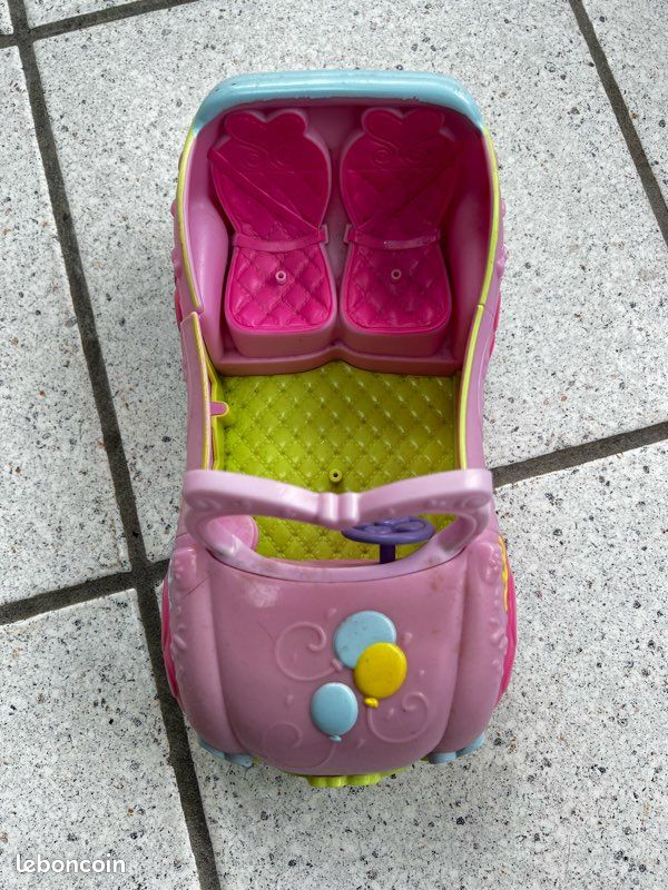 Voiture hello kitty poupées (image 3)