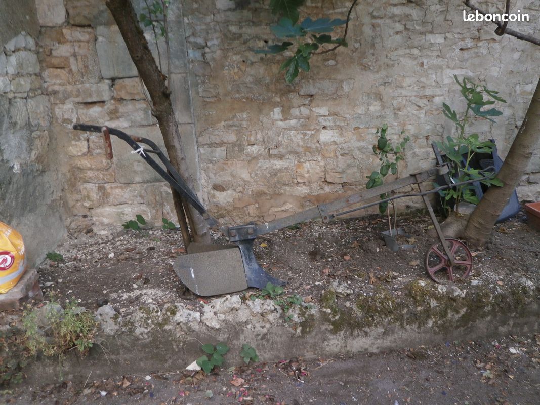 Charrue decorative (image 1)