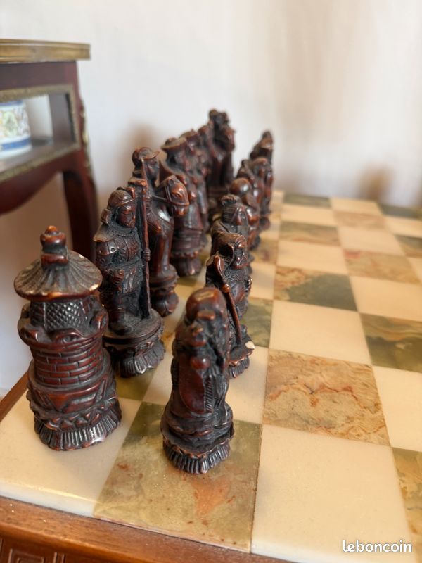 Échiquier Vintage En Bois Sculpté – Complet Avec Pièces – Jeu D'échecs