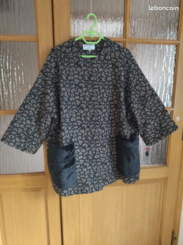 Veste kimono à imprimé animalier avec poches en fourrure (image 1)