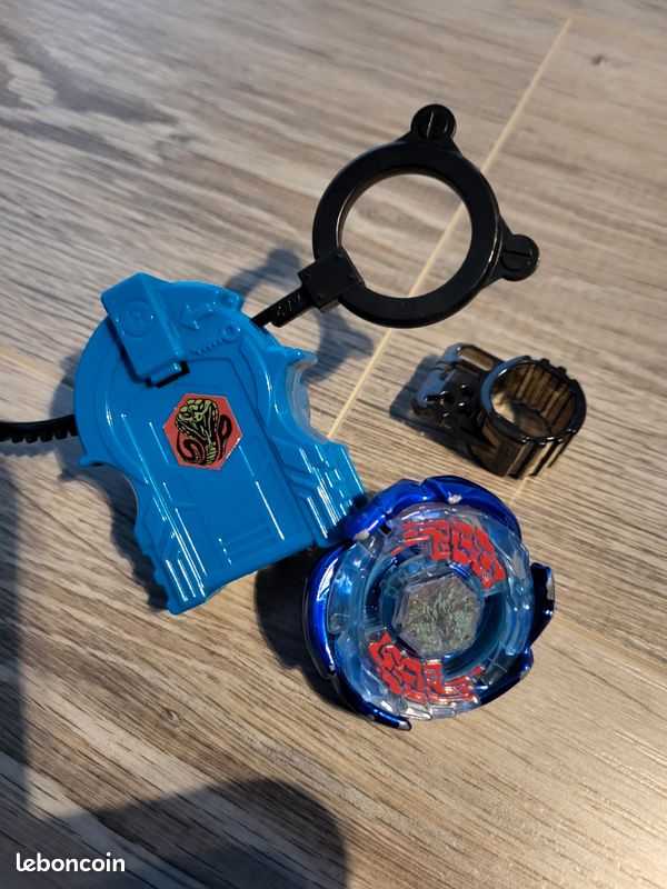 Toupie Beyblade Galaxy Pegasus W105R2F – Modèle authentique avec