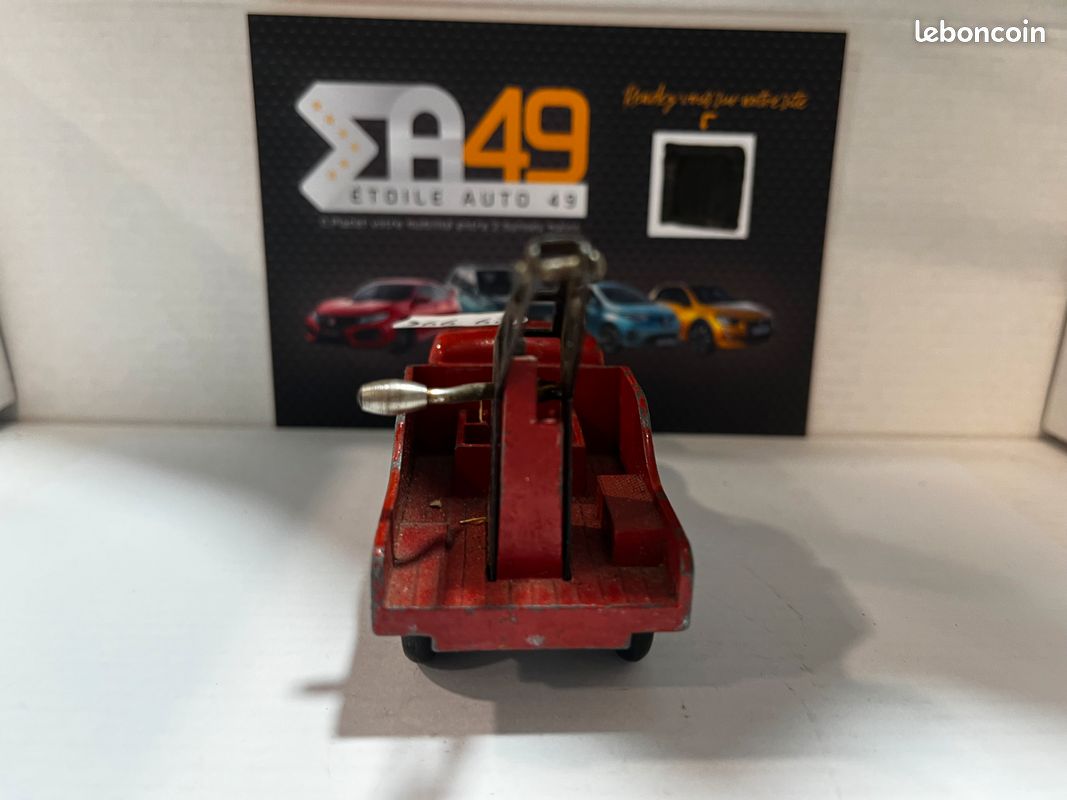 Dinky toys - Citroën U23 dépannage (quelques manques de peinture sur