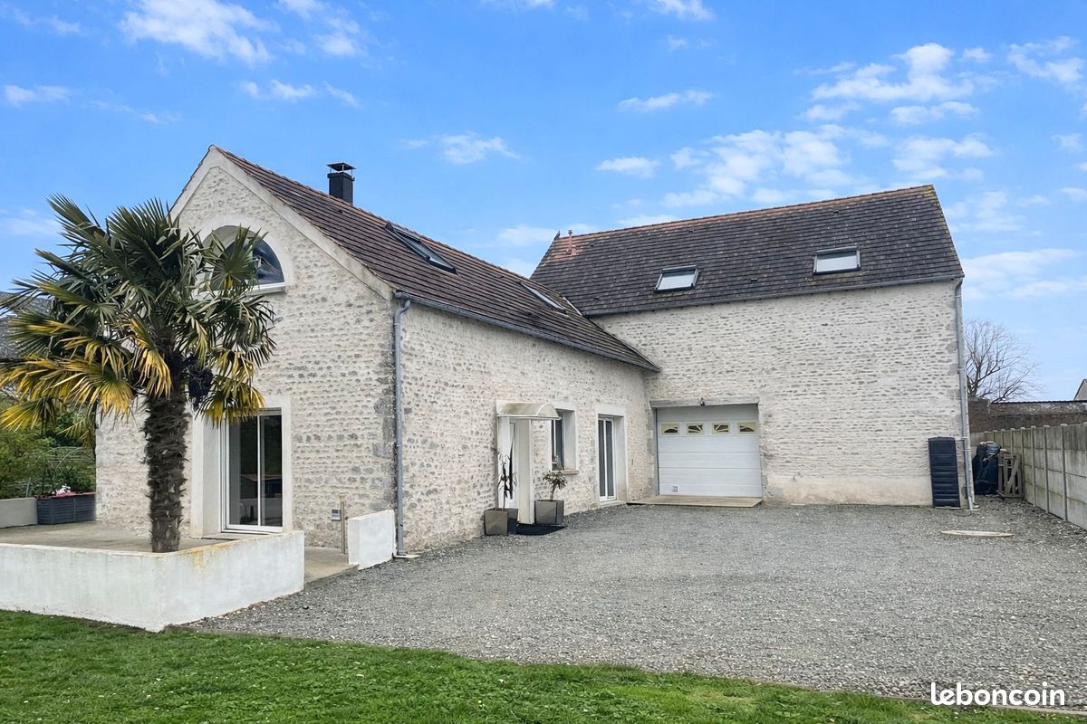 Maison 5 pièces 207 m² · à Janville-en-Beauce · 207 m² · 352 000 €