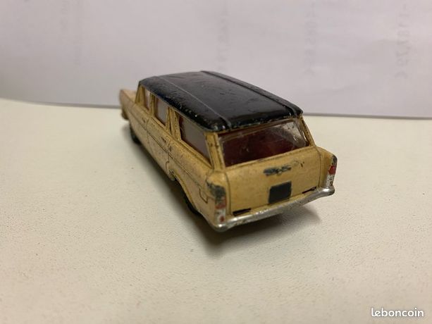 Fiât 1800 familiale Dinky Toys n* 548 - Collection