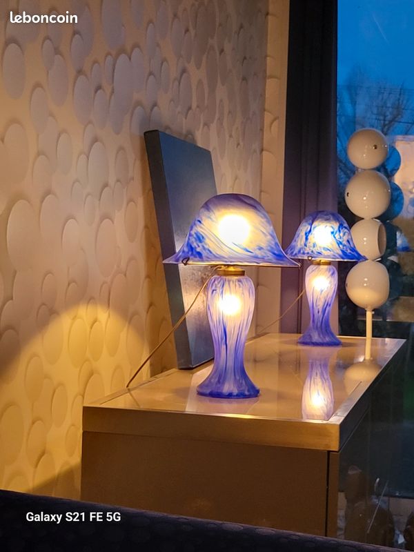 Superbe lampe champignon en pâte de verre, alliant