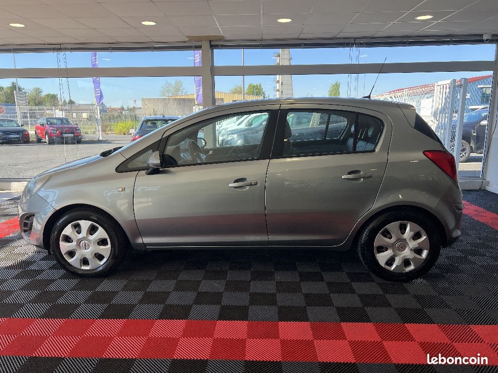 Opel Corsa 1.2 - 85 ch Twinport Graphite (image 8)