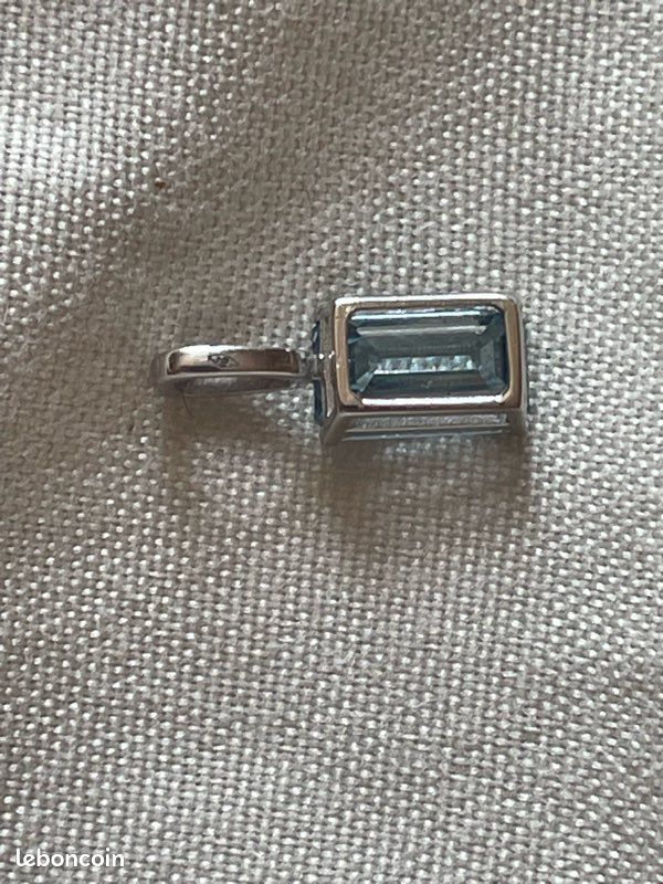 Pendentif or blanc diamant bleu (image 4)